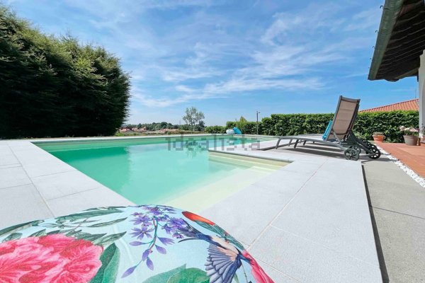 casa indipendente in vendita a Cermenate