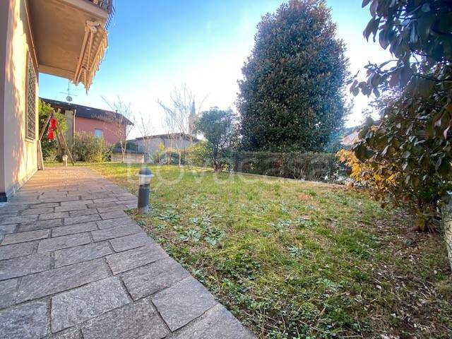 casa indipendente in vendita a Cermenate