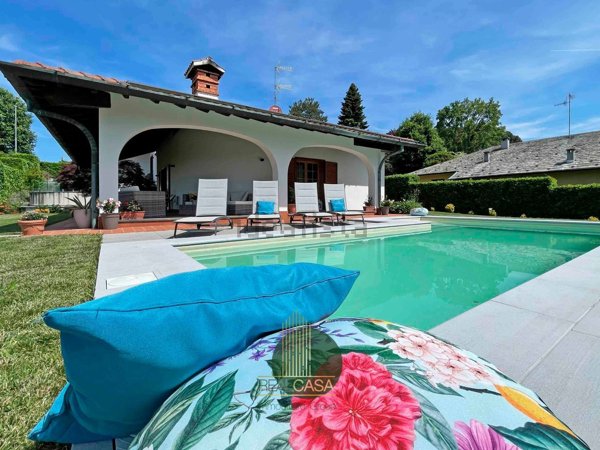 casa indipendente in vendita a Cermenate