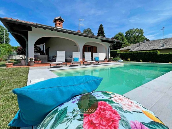 casa indipendente in vendita a Cermenate