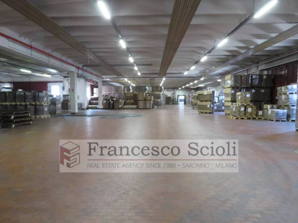 locale commerciale in vendita a Cermenate in zona Asnago