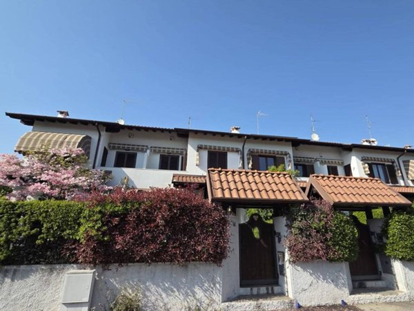 casa indipendente in vendita a Cermenate