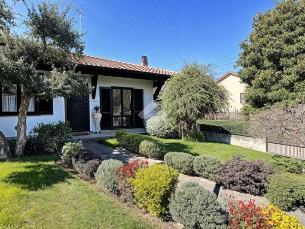 casa indipendente in vendita a Cermenate in zona Cascina Lavezzari