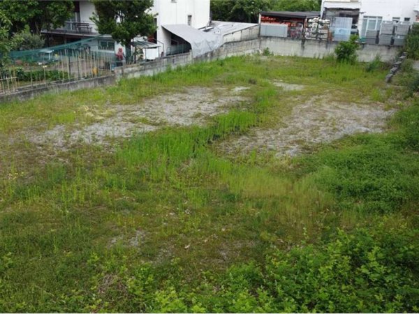 terreno edificabile in vendita a Cermenate