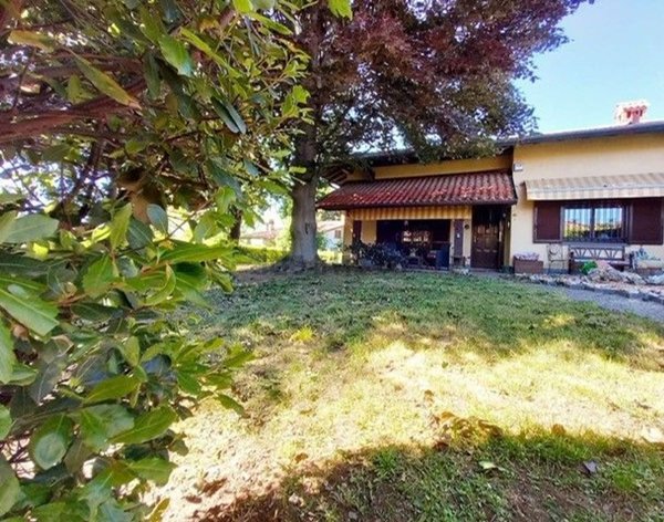 casa indipendente in vendita a Cermenate