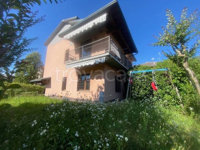 casa indipendente in vendita a Cermenate