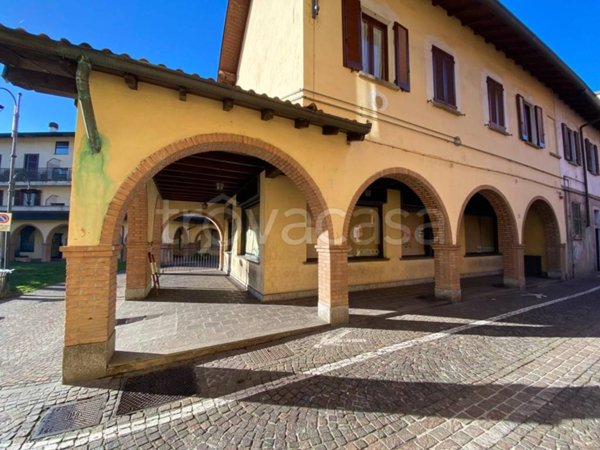 negozio in vendita a Cermenate in zona Asnago