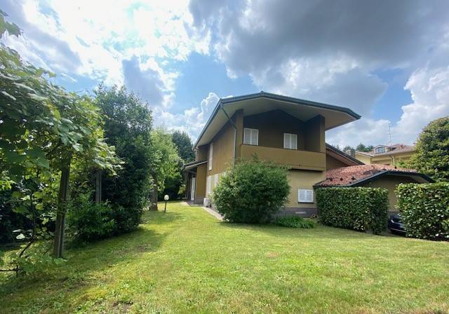 casa indipendente in vendita a Cermenate