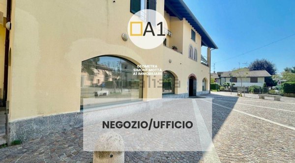 negozio in vendita a Cermenate in zona Asnago