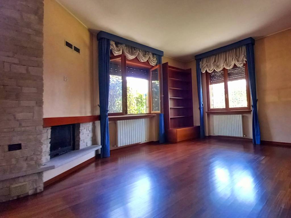 casa indipendente in vendita a Cermenate