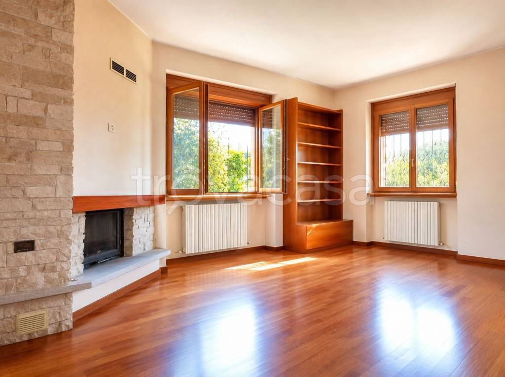 casa indipendente in vendita a Cermenate