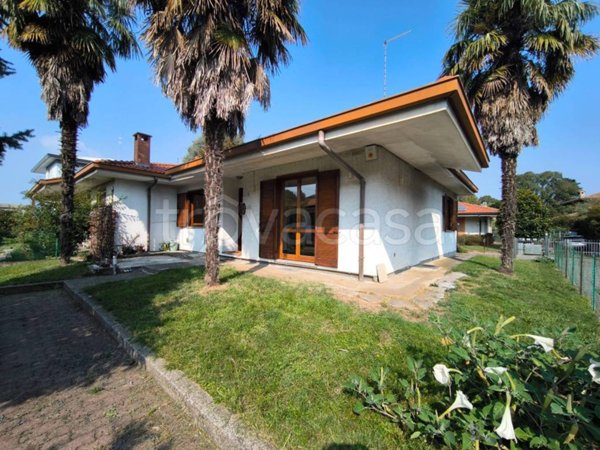 casa indipendente in vendita a Cermenate in zona Asnago