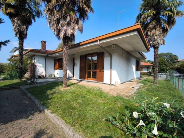 casa indipendente in vendita a Cermenate in zona Asnago