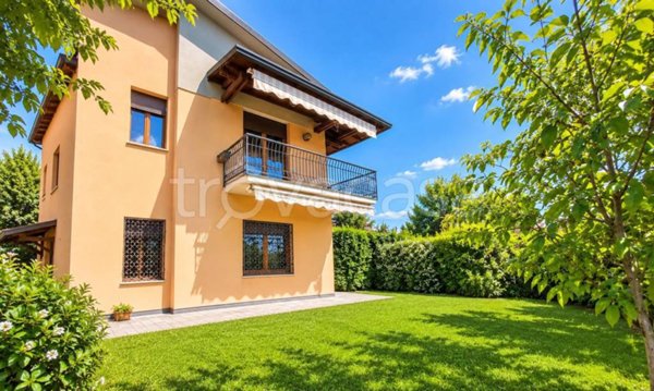 casa indipendente in vendita a Cermenate