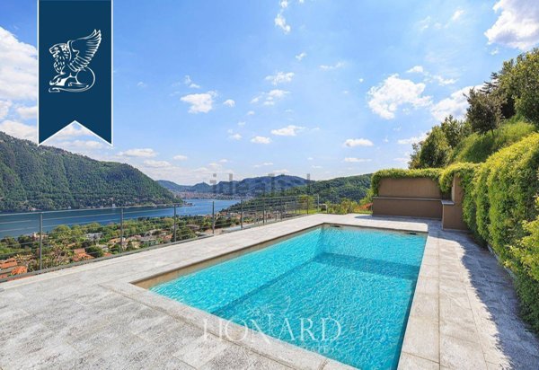 casa indipendente in vendita a Cernobbio