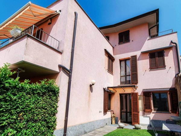 appartamento in vendita a Cernobbio in zona Rovenna