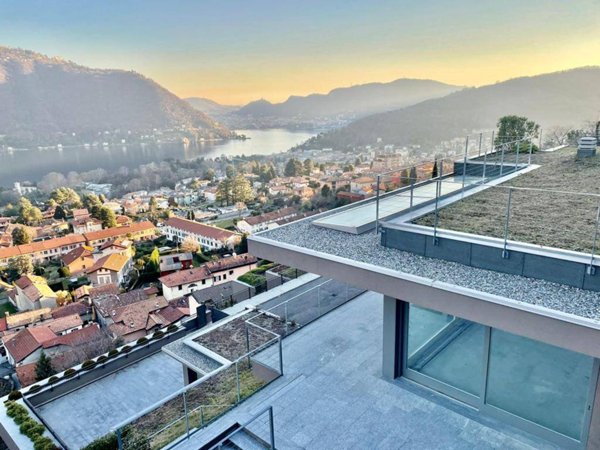 casa indipendente in vendita a Cernobbio