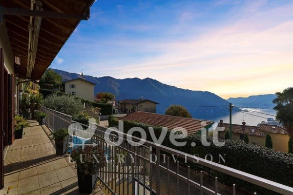 casa indipendente in vendita a Cernobbio in zona Rovenna