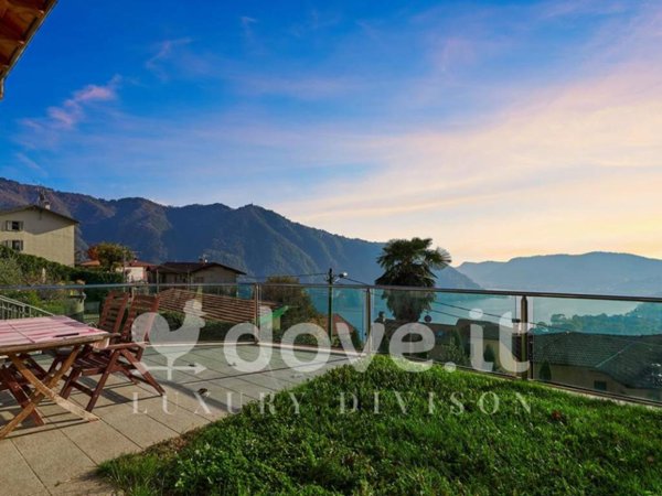 casa indipendente in vendita a Cernobbio in zona Rovenna