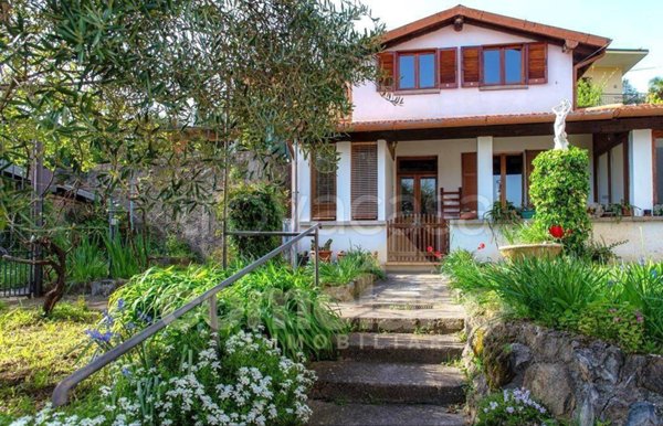 casa indipendente in vendita a Cernobbio