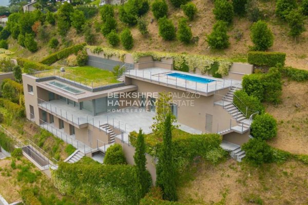 casa indipendente in vendita a Cernobbio in zona Rovenna