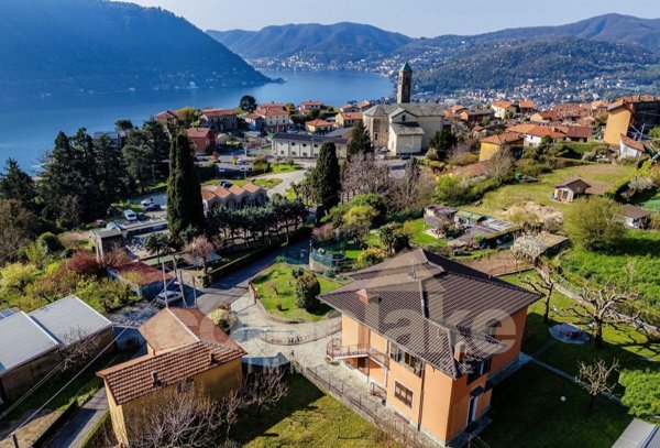 casa indipendente in vendita a Cernobbio