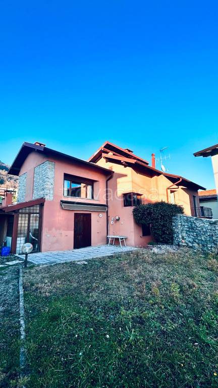 casa indipendente in vendita a Cernobbio in zona Rovenna