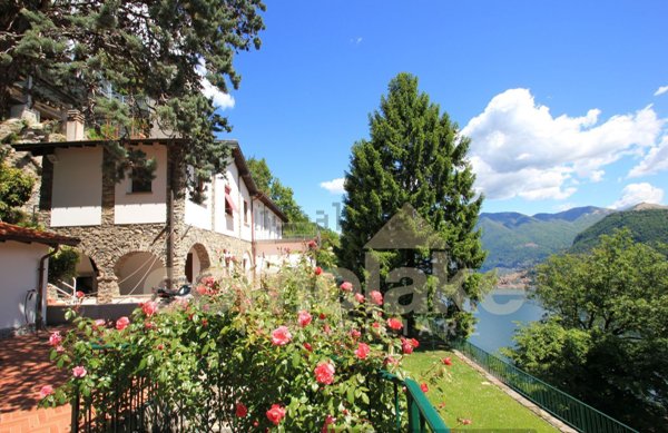 casa indipendente in vendita a Cernobbio