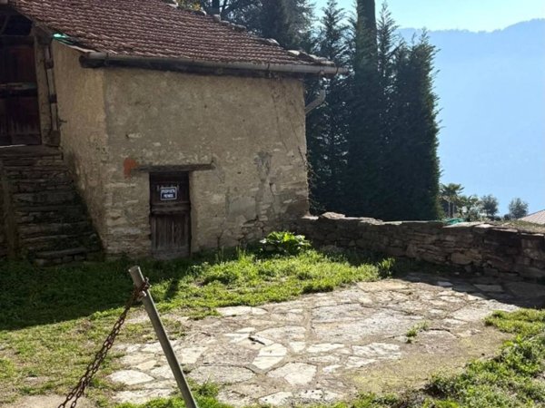 villa in vendita a Cernobbio in zona Gentrino