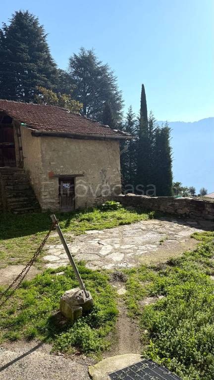villa in vendita a Cernobbio in zona Gentrino
