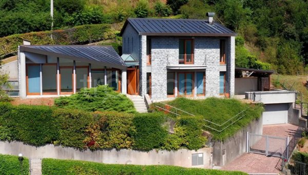 casa indipendente in vendita a Cernobbio in zona Gentrino