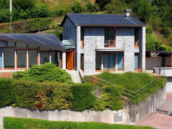 casa indipendente in vendita a Cernobbio in zona Gentrino