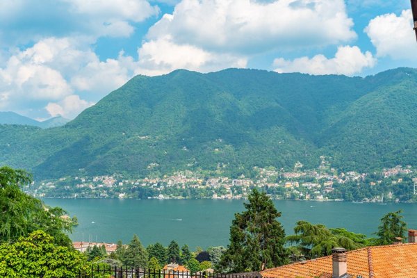 casa indipendente in vendita a Cernobbio