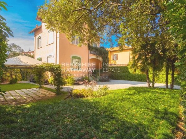 casa indipendente in vendita a Cernobbio