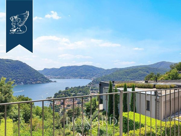 casa indipendente in vendita a Cernobbio