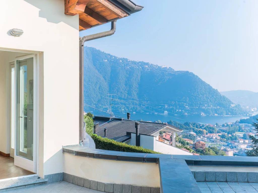casa indipendente in vendita a Cernobbio