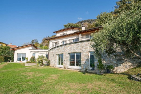 casa indipendente in vendita a Cernobbio