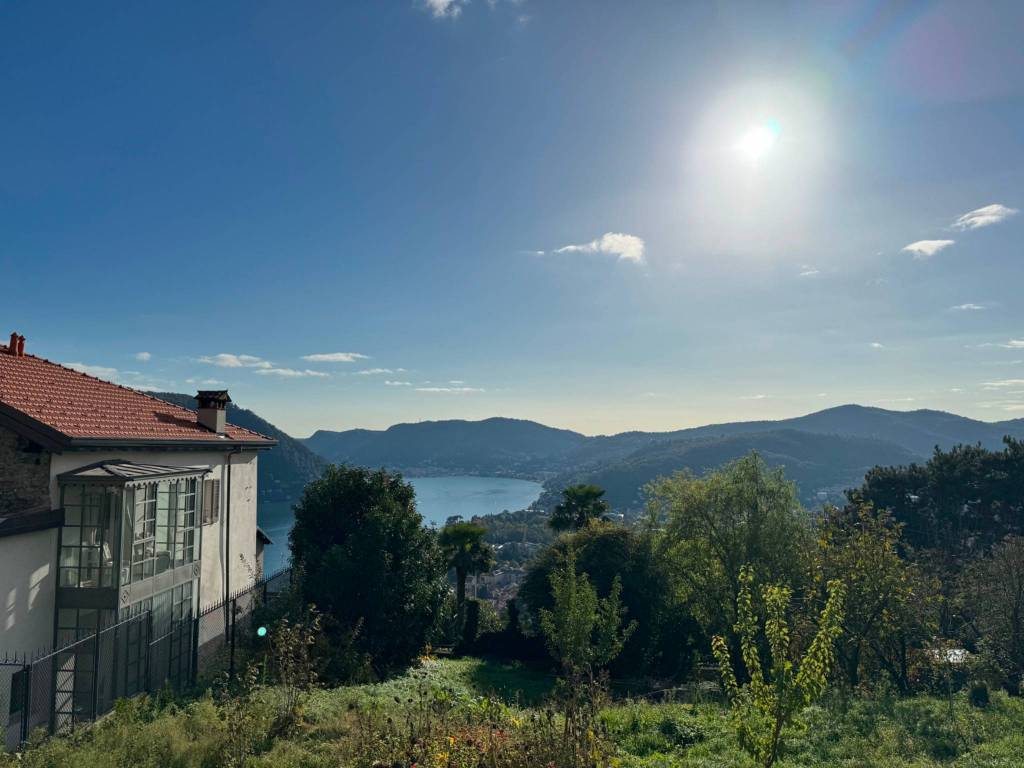 appartamento in vendita a Cernobbio in zona Rovenna