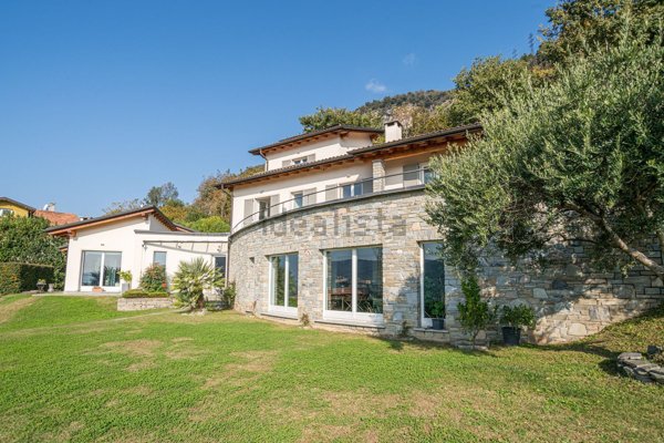 casa indipendente in vendita a Cernobbio