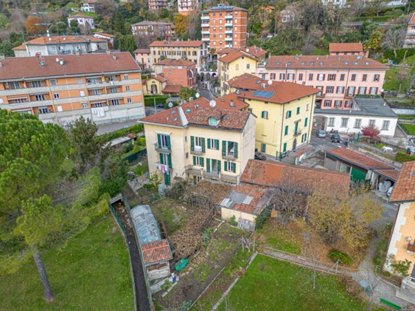 casa indipendente in vendita a Cernobbio in zona Mornello