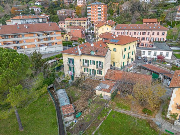 casa indipendente in vendita a Cernobbio in zona Mornello