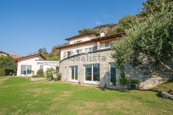 casa indipendente in vendita a Cernobbio