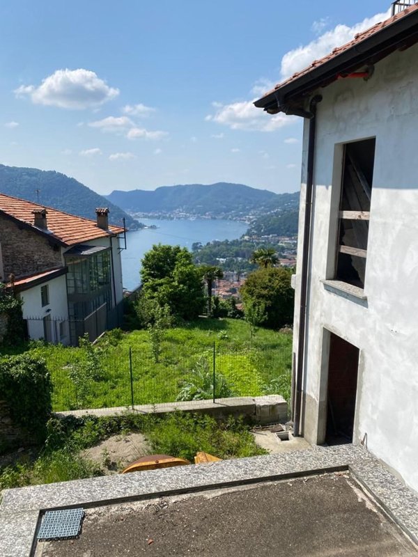 appartamento in vendita a Cernobbio in zona Rovenna