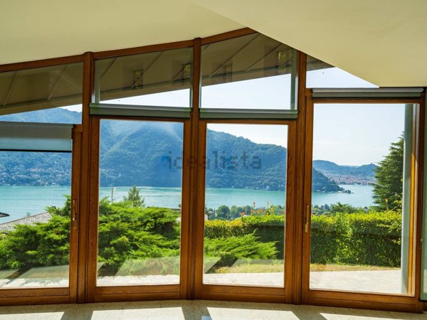 casa indipendente in vendita a Cernobbio