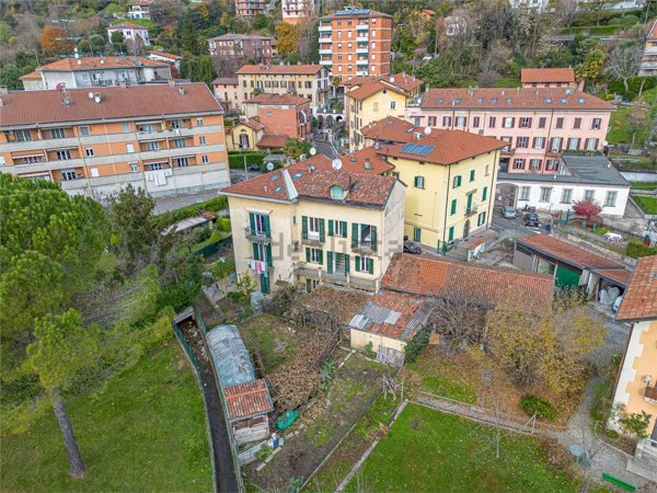 casa indipendente in vendita a Cernobbio in zona Mornello