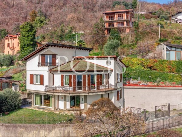casa indipendente in vendita a Cernobbio in zona Gentrino