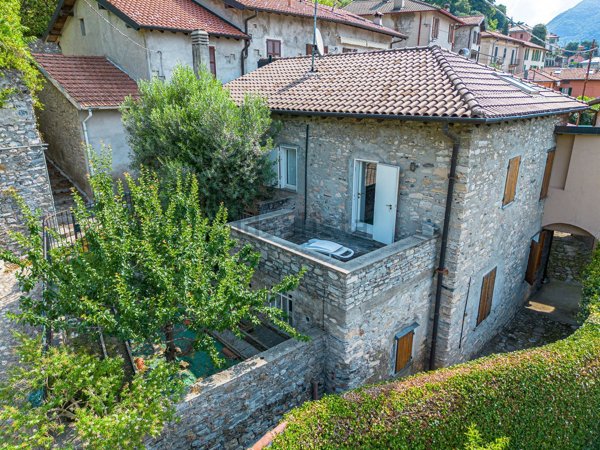 casa indipendente in vendita a Cernobbio