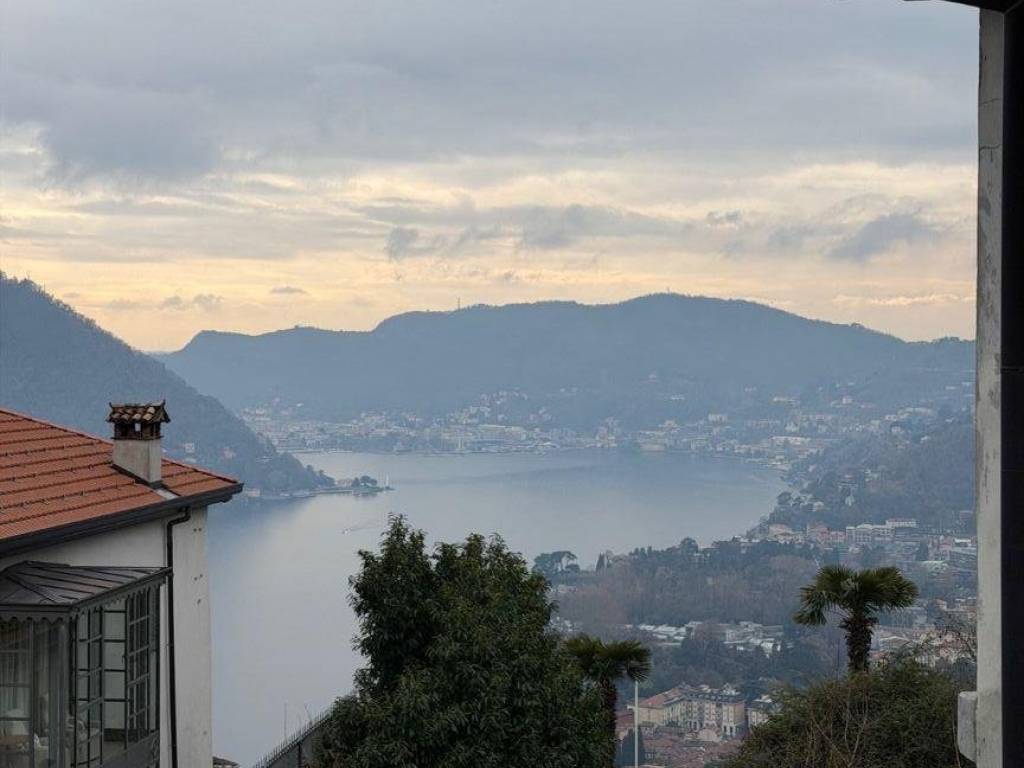 appartamento in vendita a Cernobbio in zona Rovenna