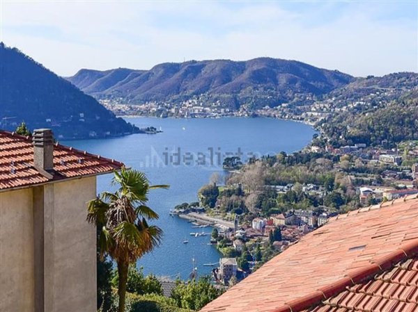 casa indipendente in vendita a Cernobbio in zona Rovenna