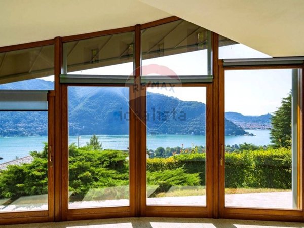 casa indipendente in vendita a Cernobbio in zona Gentrino